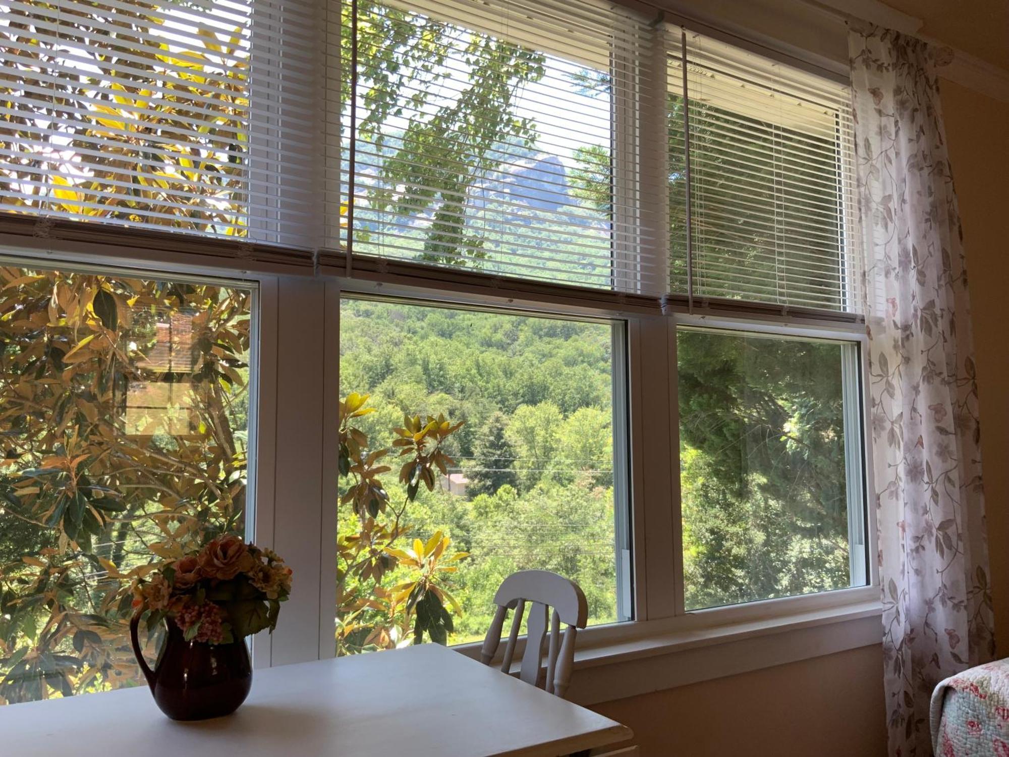 The Chimney Rock Inn & Cottages מראה חיצוני תמונה
