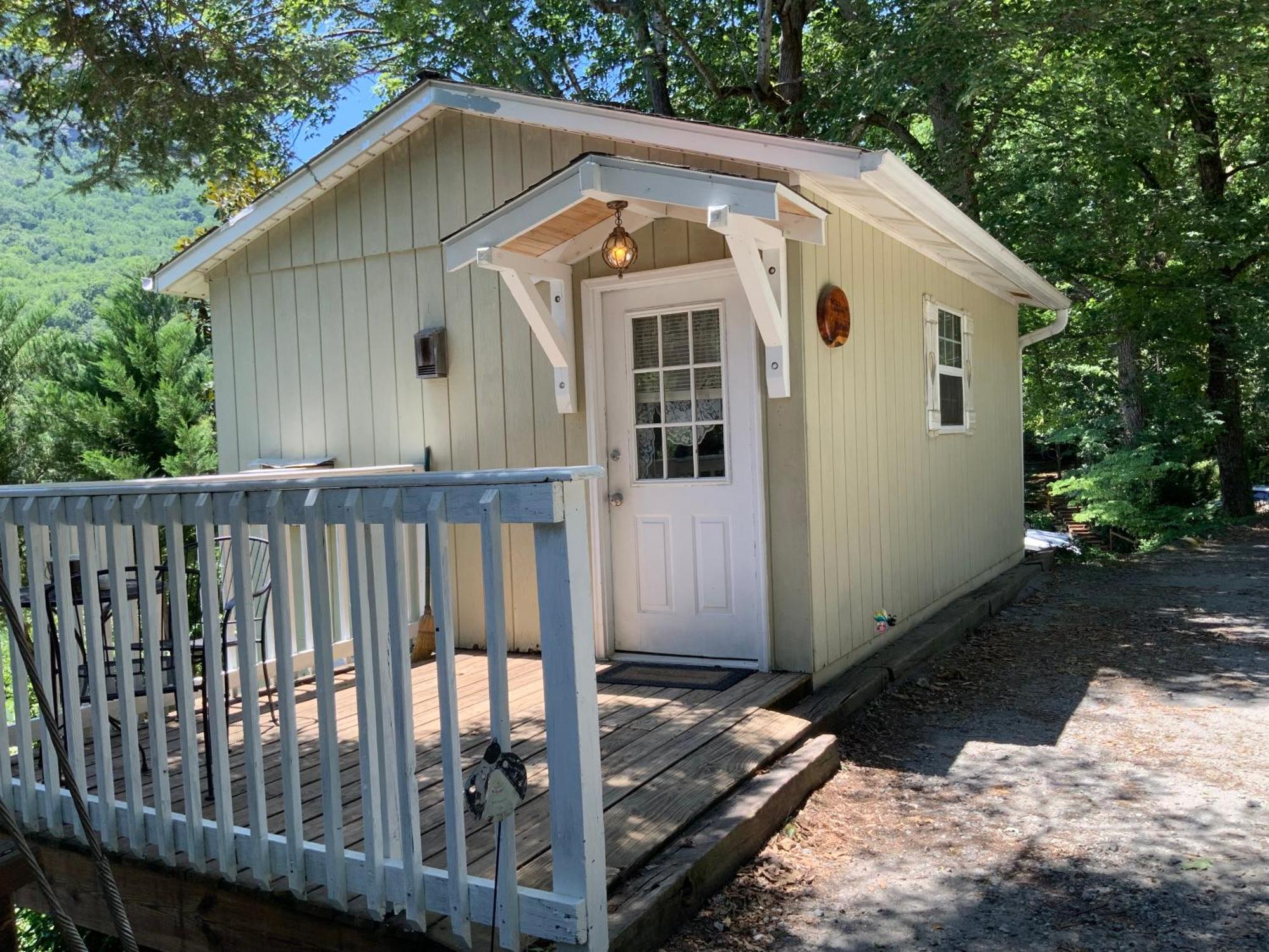 The Chimney Rock Inn & Cottages מראה חיצוני תמונה