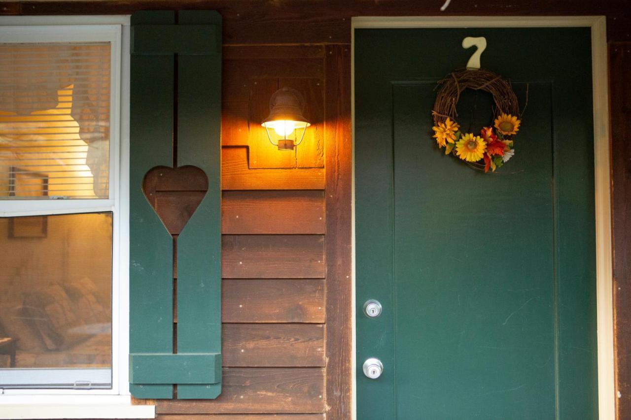 The Chimney Rock Inn & Cottages מראה חיצוני תמונה