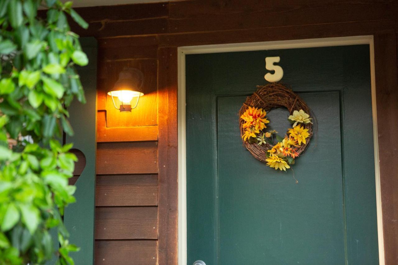 The Chimney Rock Inn & Cottages מראה חיצוני תמונה