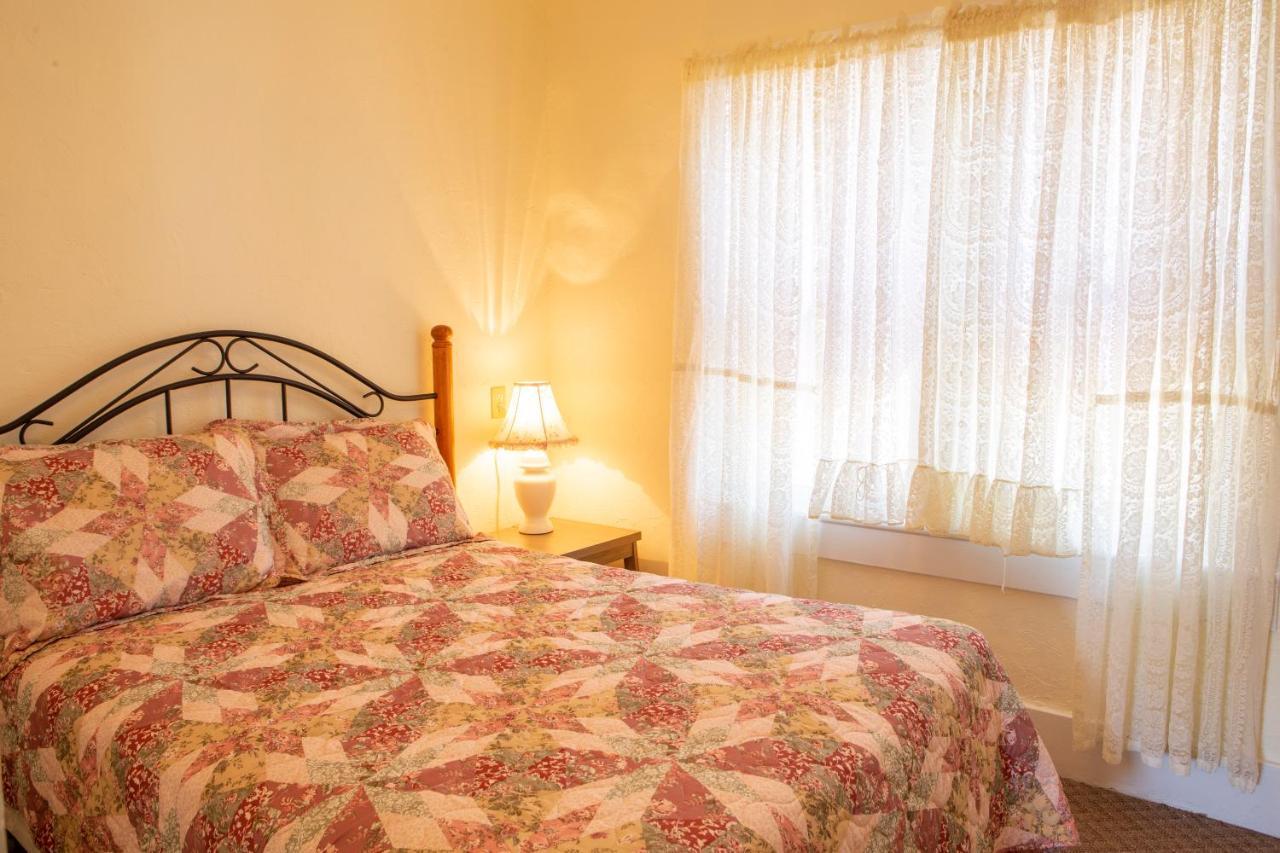 The Chimney Rock Inn & Cottages מראה חיצוני תמונה